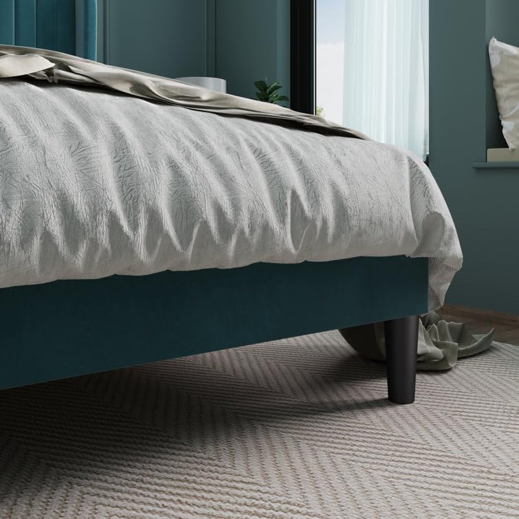 AZAURE ROYALE VERTICAL CHANNEL UPHOLSTERED BED