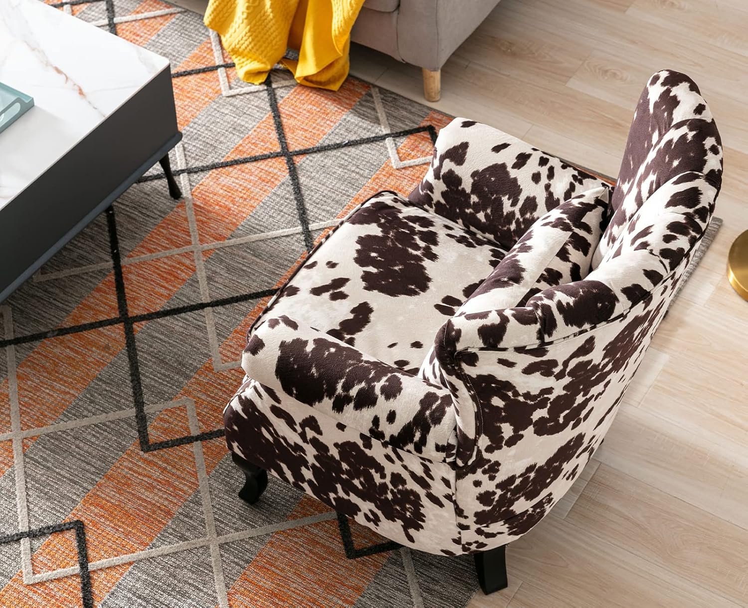 BLACK AND WHITE WINGBCK ACCENT CHAIR
