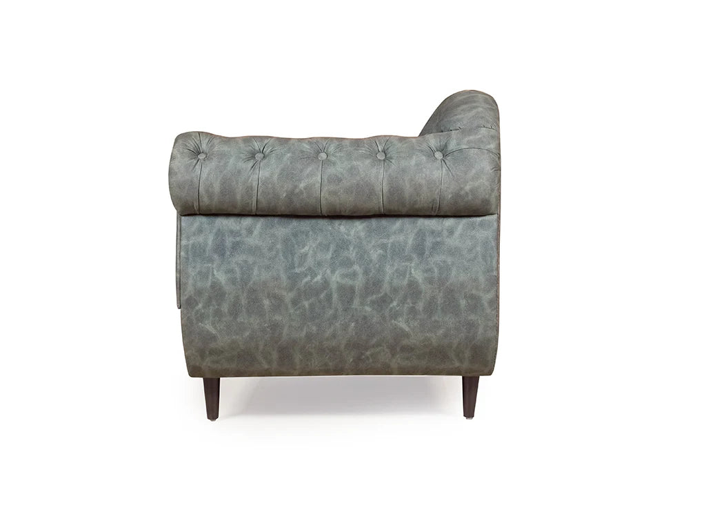 CHESTERFIED-INSPIRED TUFTED CHAISE