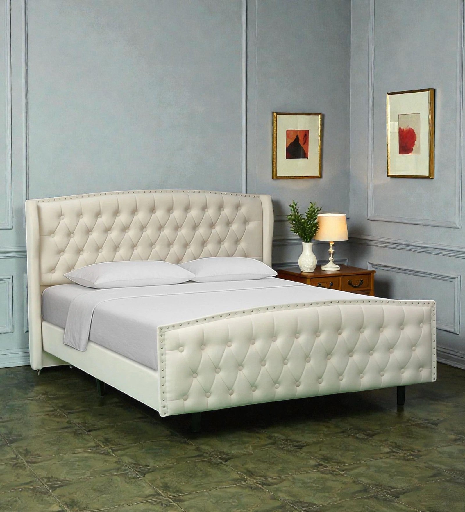 LUXE CHESTERFIELD UPHOLSTERED BED