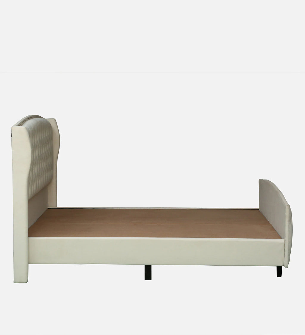 LUXE CHESTERFIELD UPHOLSTERED BED